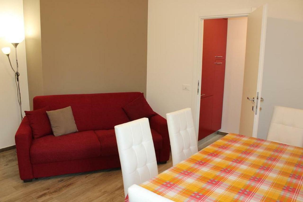 Light & Colours Apartment ボローニャ エクステリア 写真